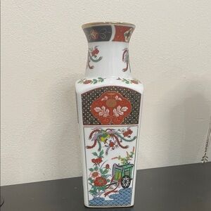 Elegant Multicolor Japanese Imari Porcelain Vase